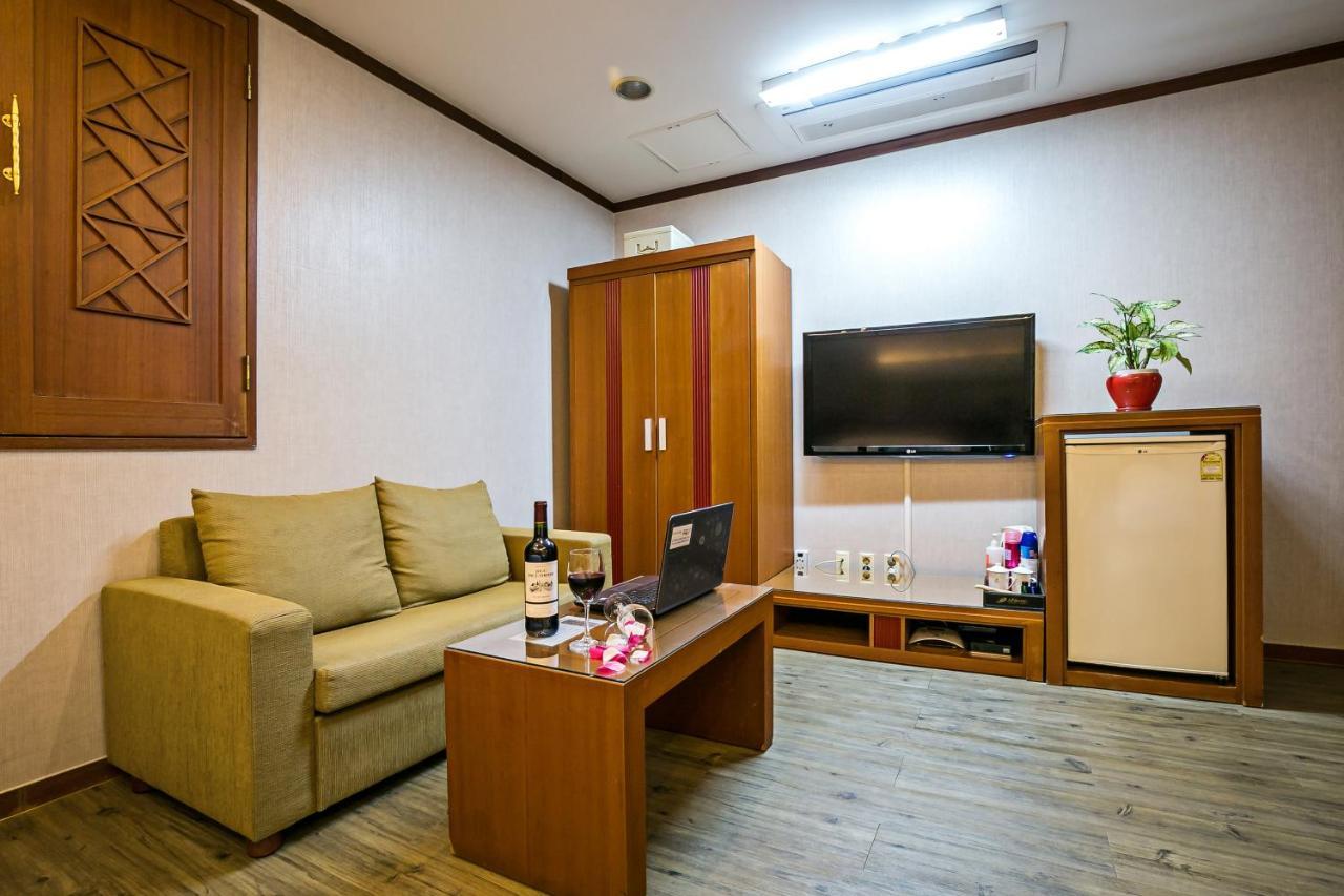 Fiore Hotel 龟尾 外观 照片